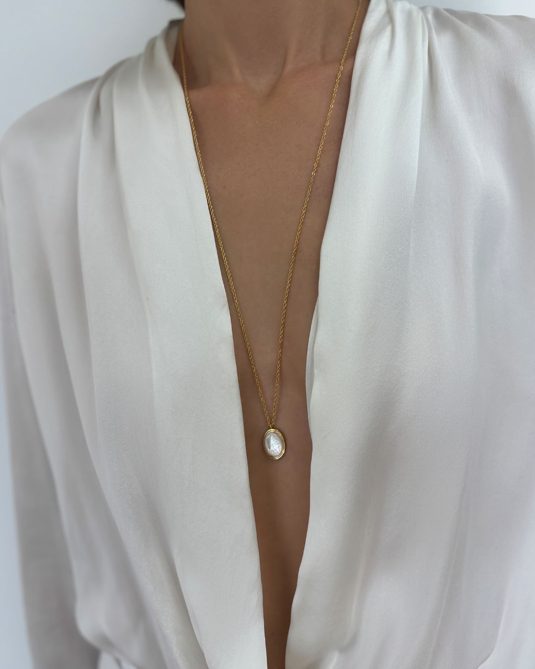 MOTHER-OF-PEARL OLIVIA NECKLACE – st. Moran