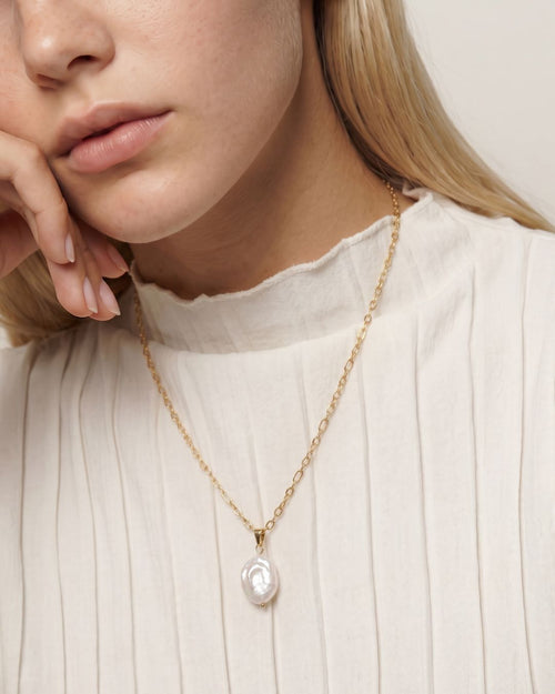 FRESHWATER PEARL MELIA NECKLACE