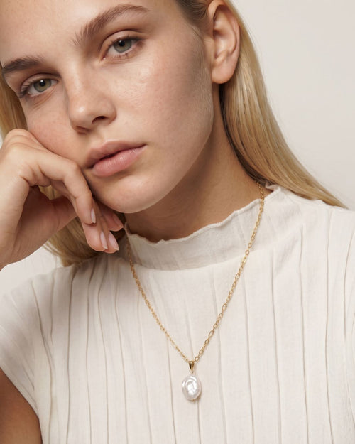 FRESHWATER PEARL MELIA NECKLACE
