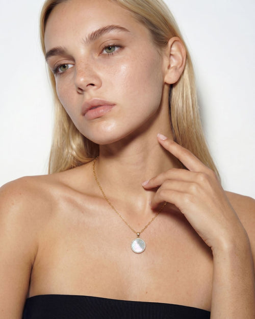 MOTHER-OF-PEARL SERRA NECKLACE